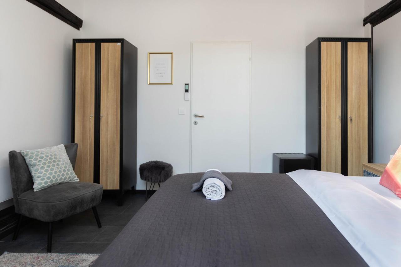 Kvaternik Square Rooms Zagreb Exteriör bild